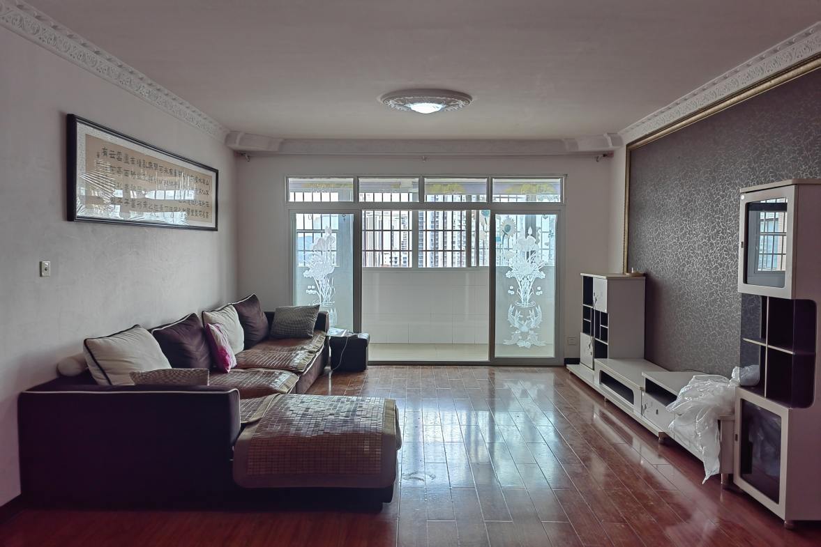 弘星大厦  3室2厅2卫    1500.0元/月室内图