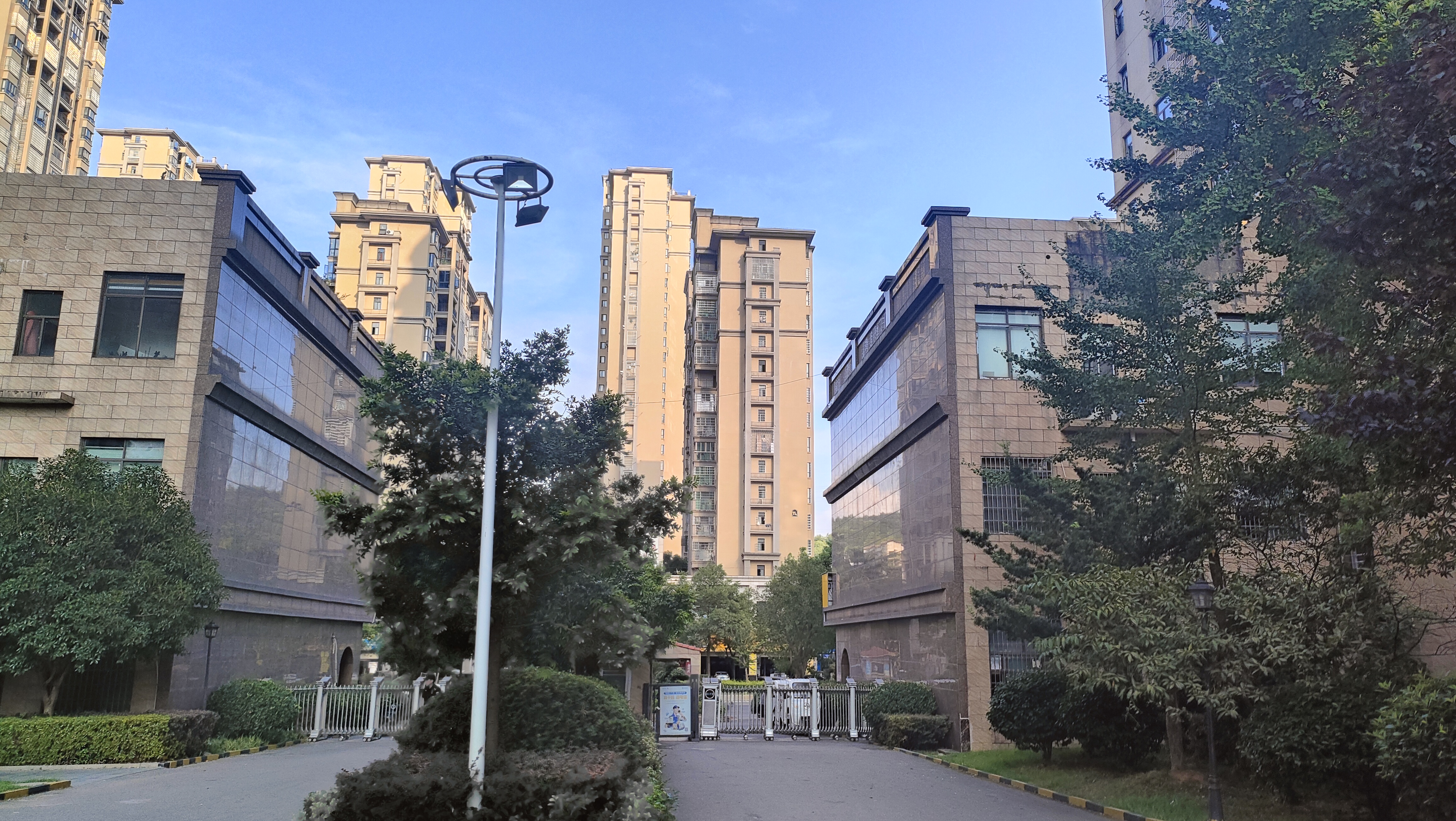 吉星金融广场（牡丹园）  4室2厅2卫    59.8万
