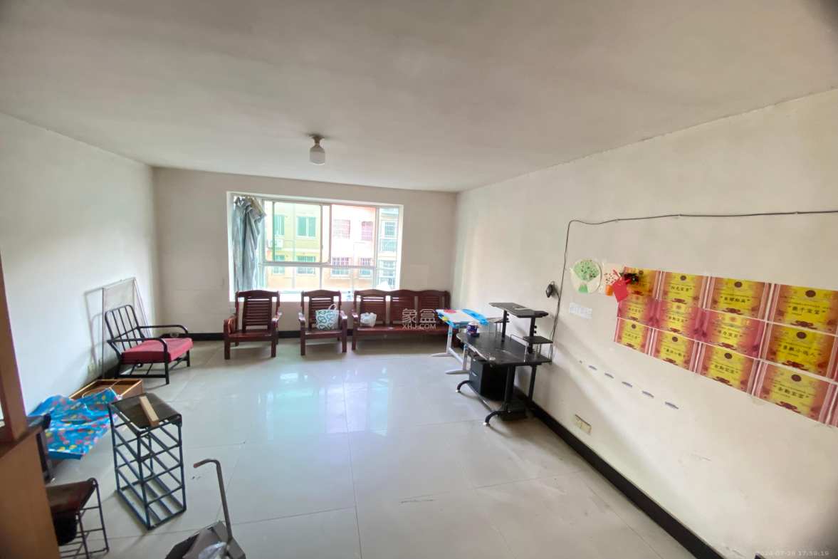 金秋小区  3室2厅2卫    2300.0元/月 金秋小区  3室2厅2卫    2300.0元/月室内图