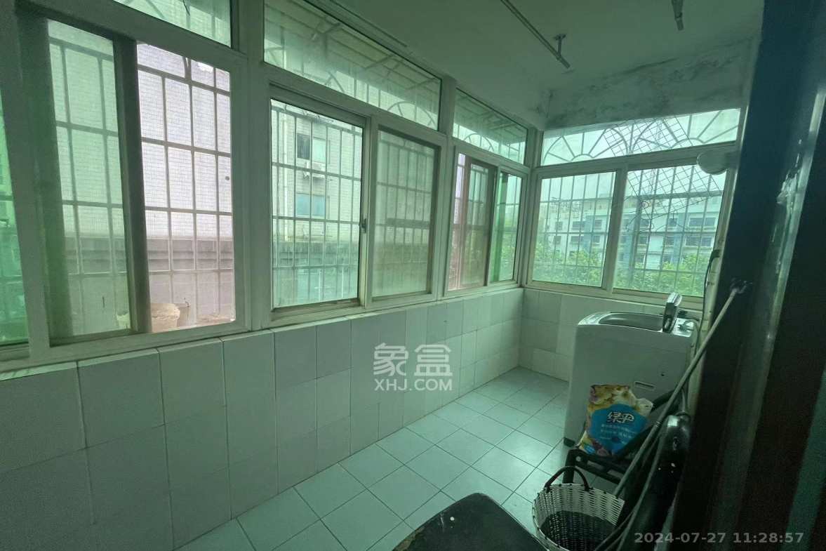茅屋湾001栋  3室2厅1卫   1600.00元/月室内图