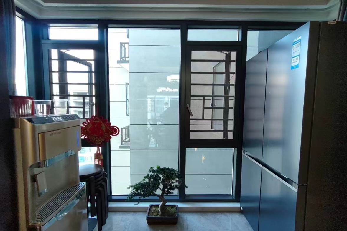 青春里  4室2厅2卫   174.00万室内图