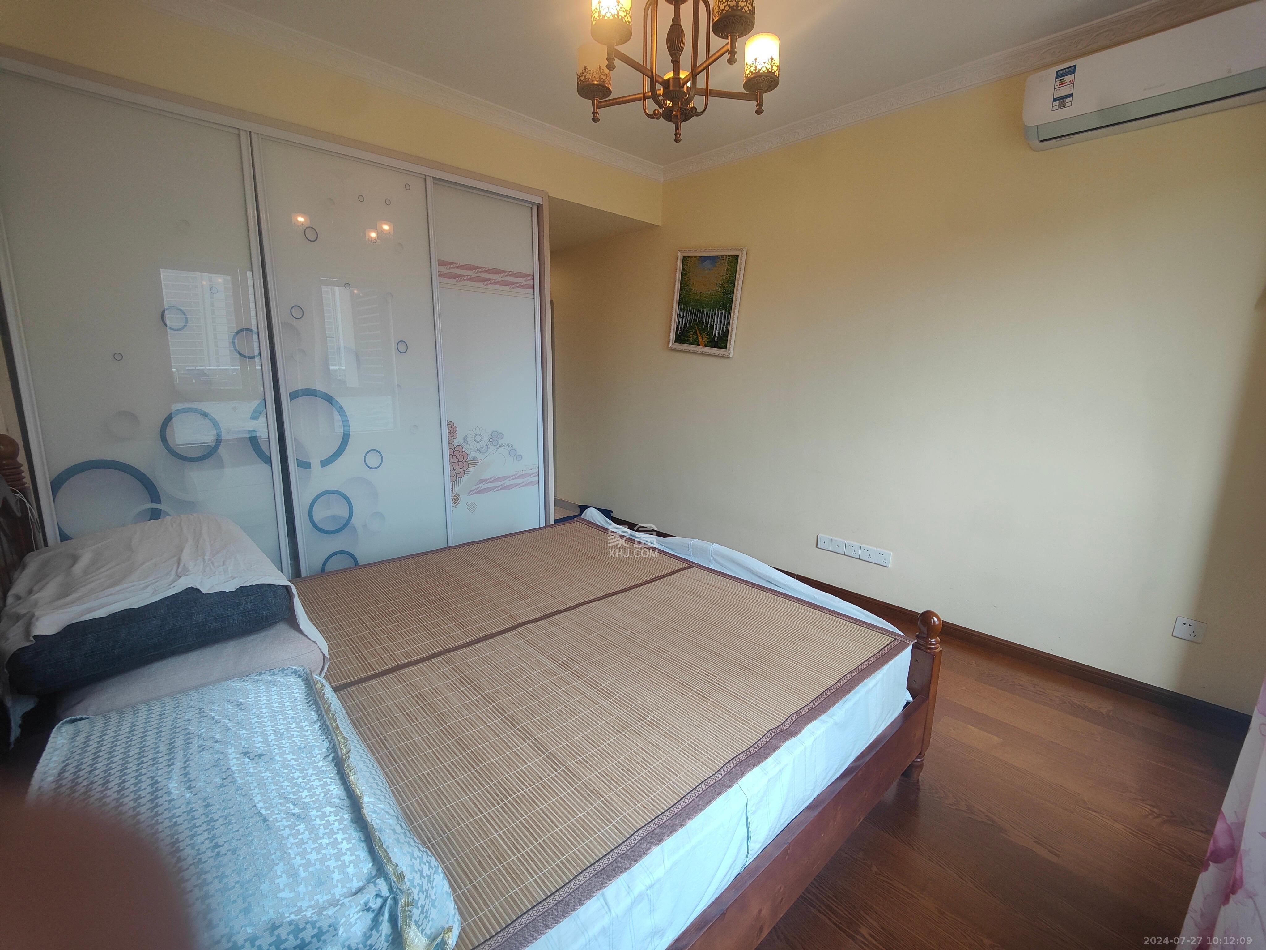 绿地之窗  1室1厅1卫    1100.0元/月