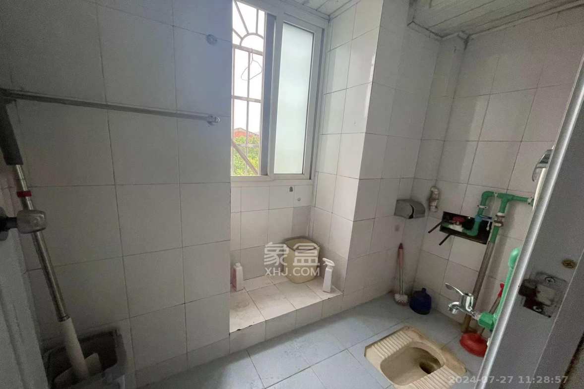 茅屋湾001栋  3室2厅1卫   1600.00元/月室内图