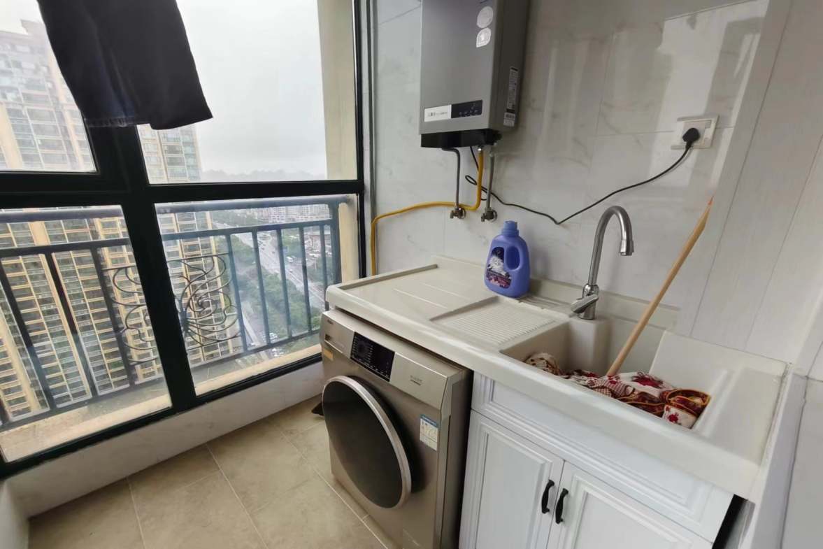 恒大绿洲  3室2厅2卫   1800.00元/月室内图