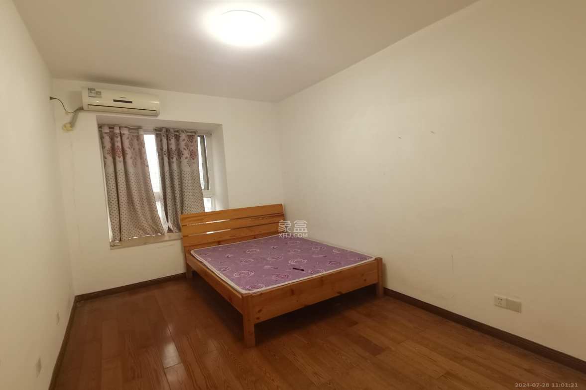 嘉盛华庭(一期、二期、三期) 4室2厅2卫 4000.0元/月 嘉盛华庭(一期、二期、三期) 4室2厅2卫 4000.0元/月室内图