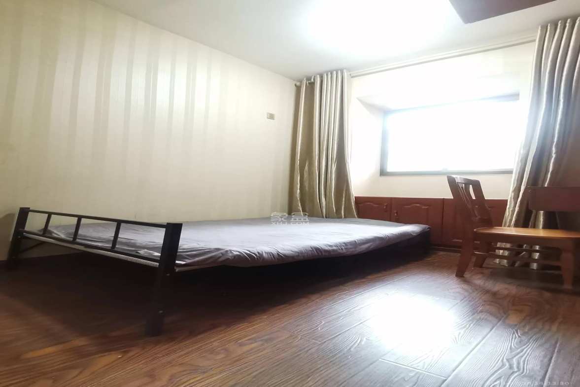 红花坡社区  2室1厅1卫    1700.0元/月室内图