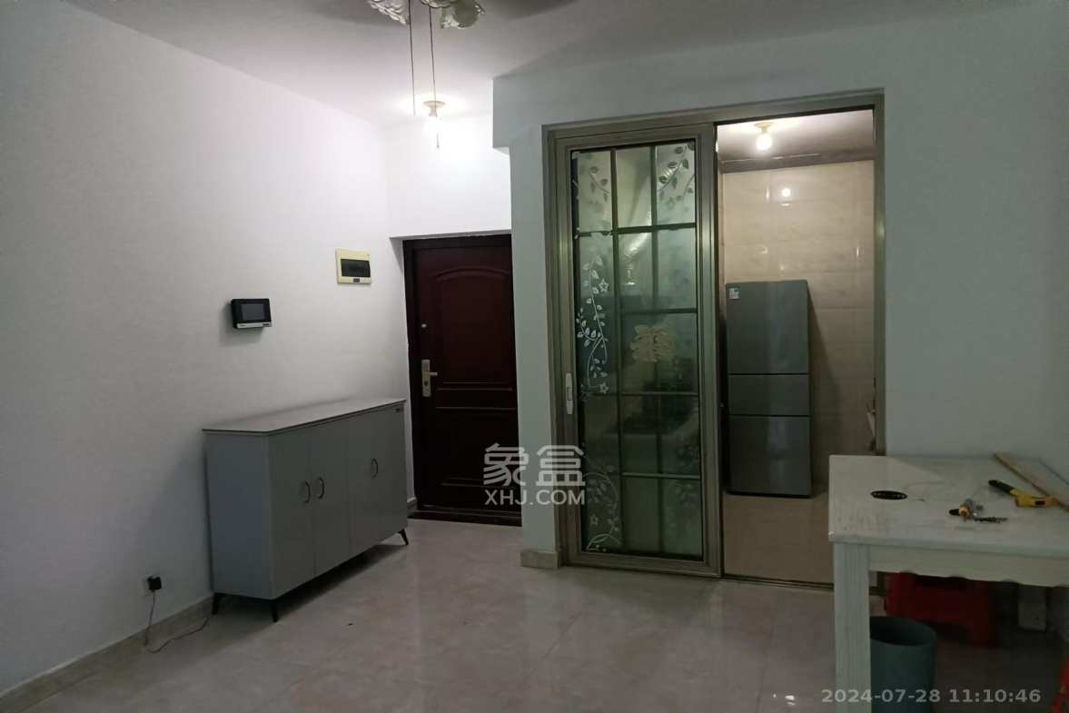 长房半岛蓝湾(观山月) 3室2厅1卫 2500.0元/月 长房半岛蓝湾(观山月) 3室2厅1卫 2500.0元/月室内图