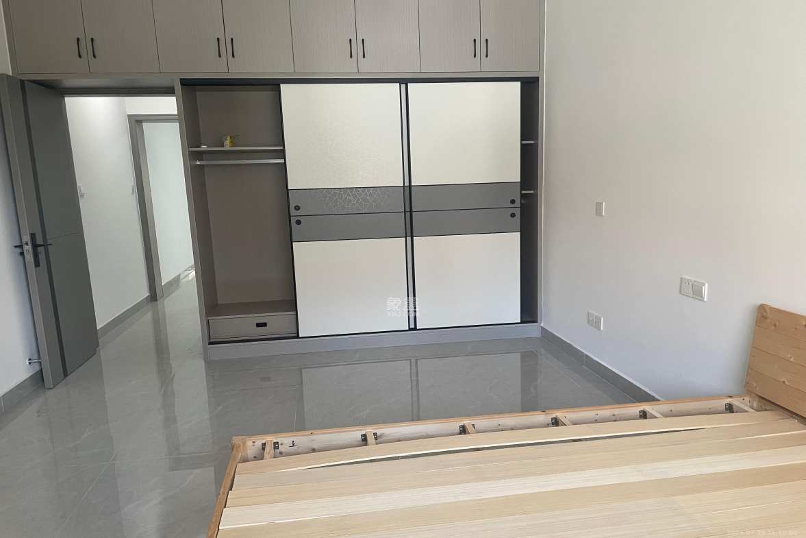 勤诚达境界城  4室2厅2卫    2300.0元/月室内图1