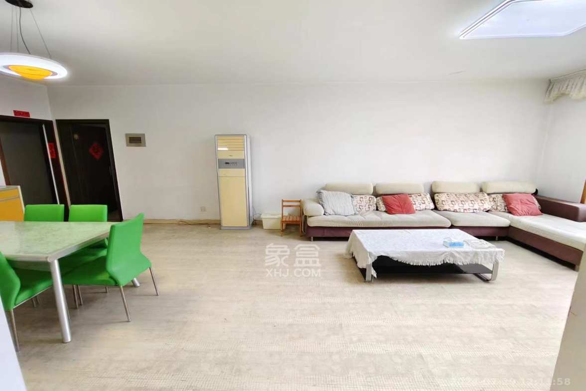 农广校单位宿舍  4室2厅2卫    3500.0元/月室内图