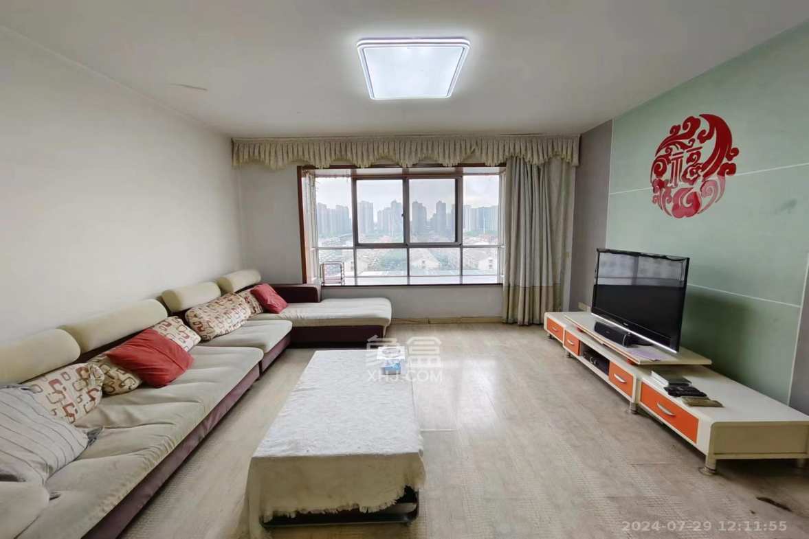 农广校单位宿舍  4室2厅2卫    3500.0元/月室内图1