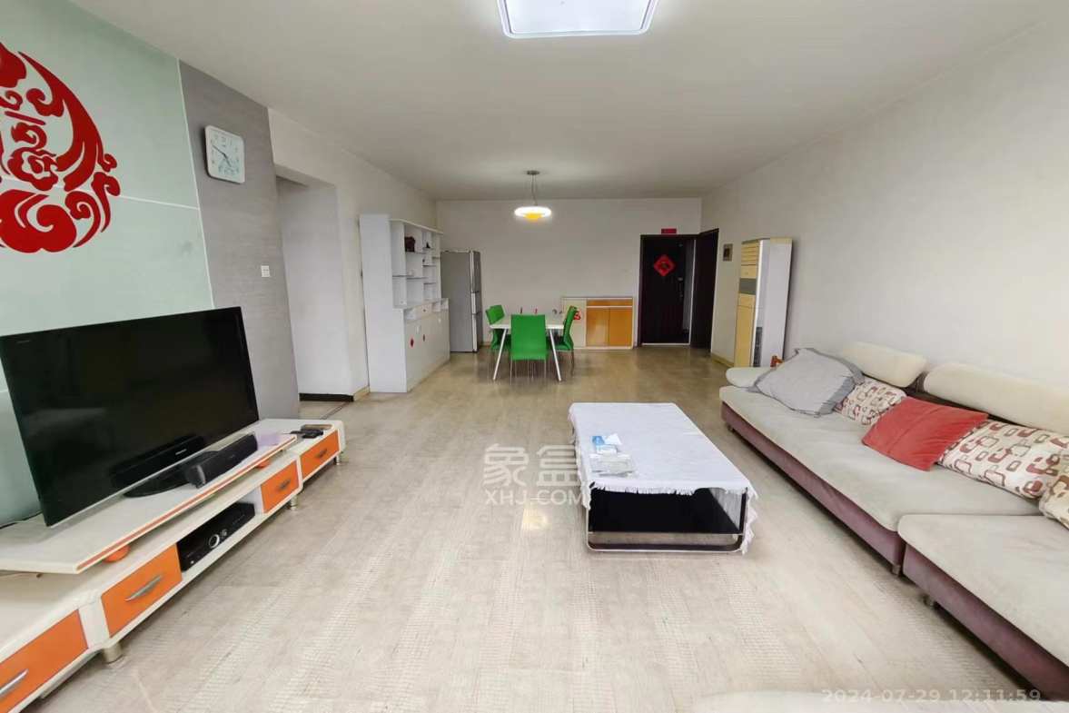 农广校单位宿舍  4室2厅2卫    3500.0元/月室内图