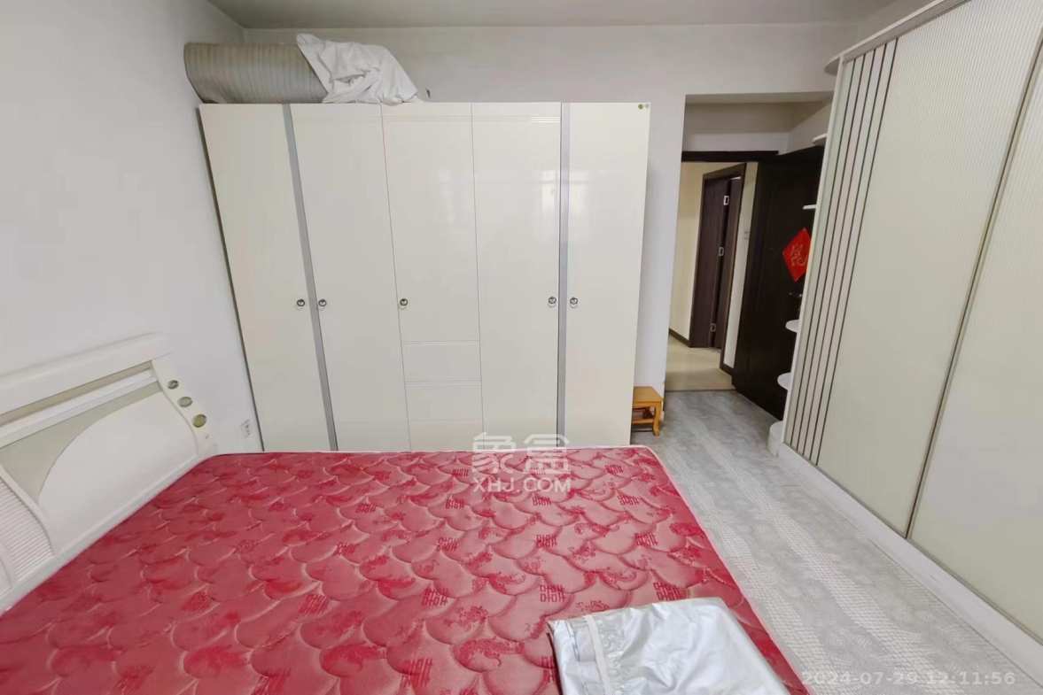 农广校单位宿舍  4室2厅2卫    3500.0元/月室内图