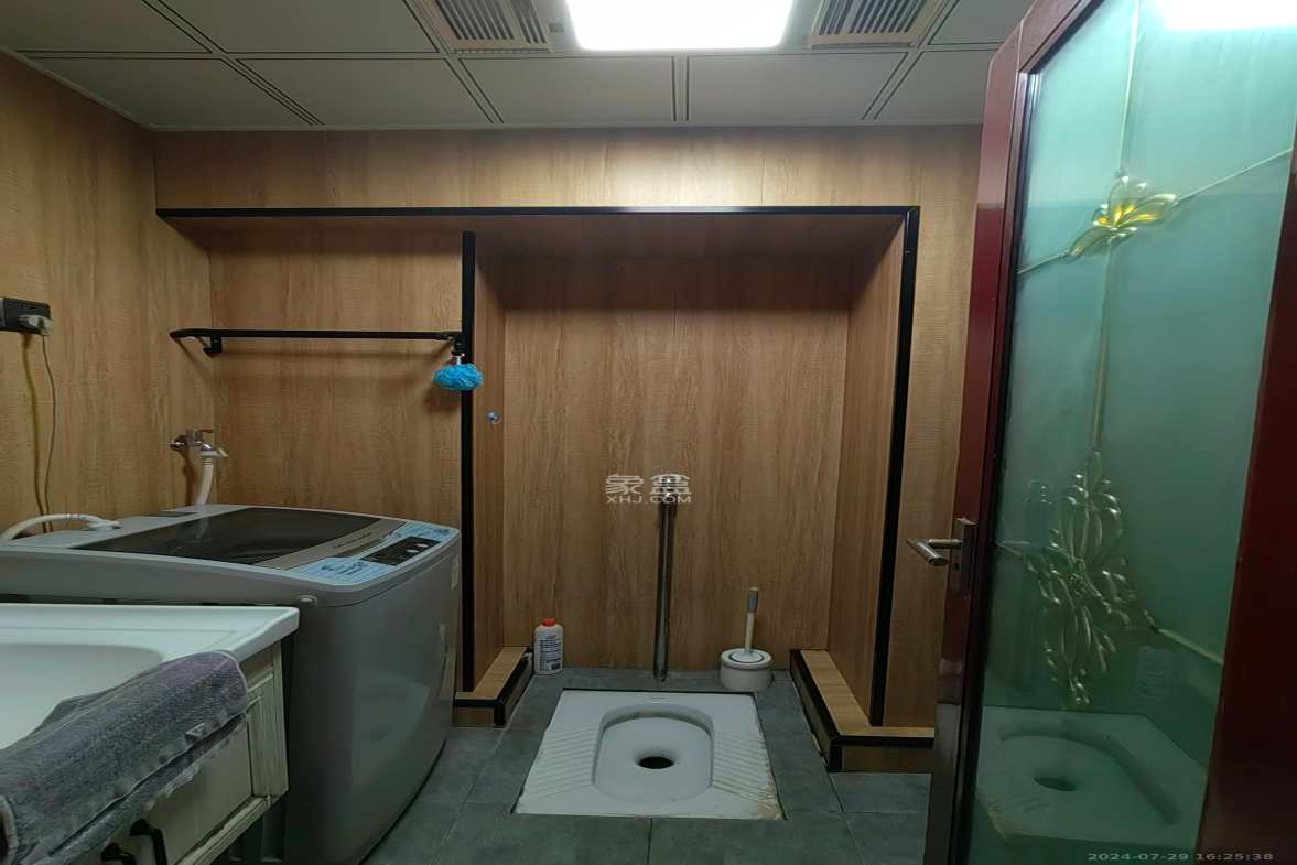 伍家岭生活广场  1室1厅1卫   1600.00元/月室内图