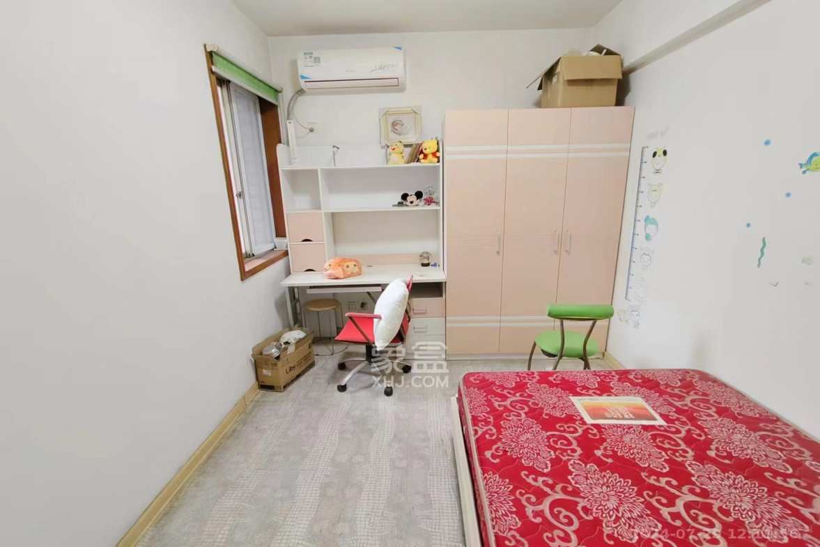 农广校单位宿舍  4室2厅2卫    3500.0元/月室内图