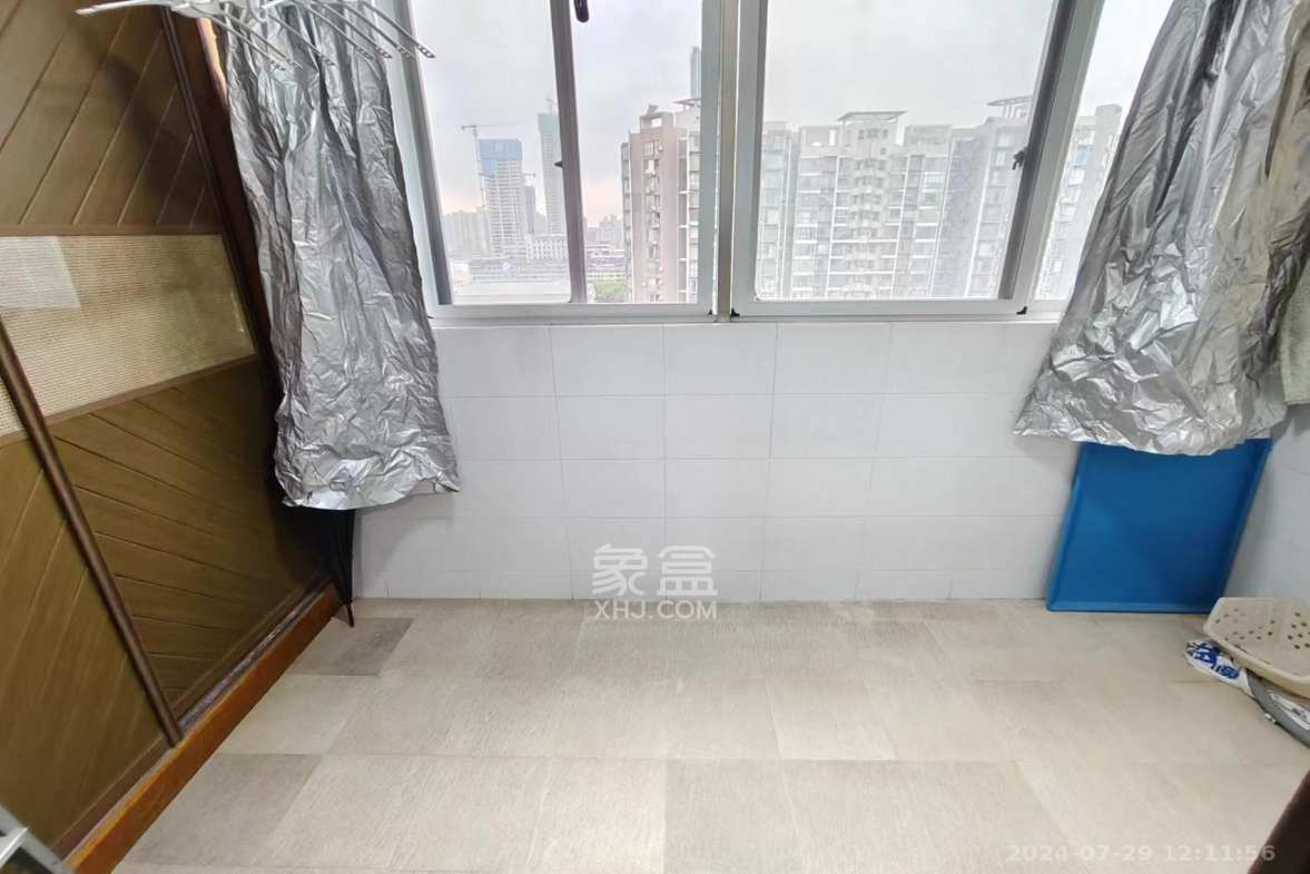 农广校单位宿舍  4室2厅2卫    3500.0元/月室内图