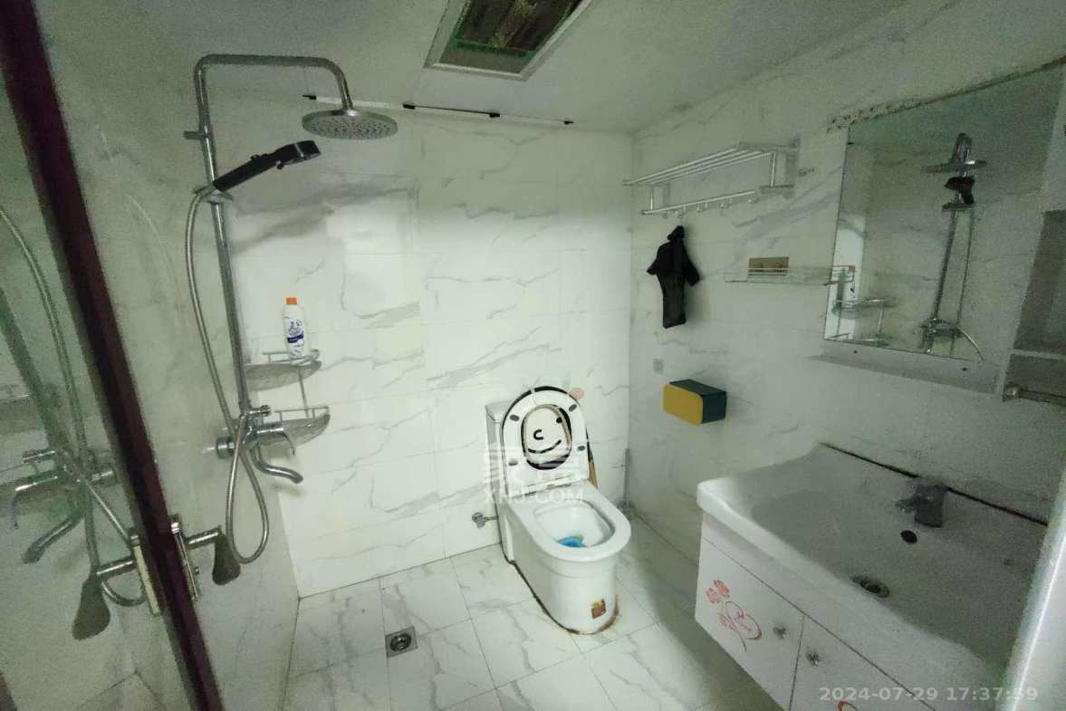 艾美潇湘  1室1厅1卫   1700.00元/月室内图