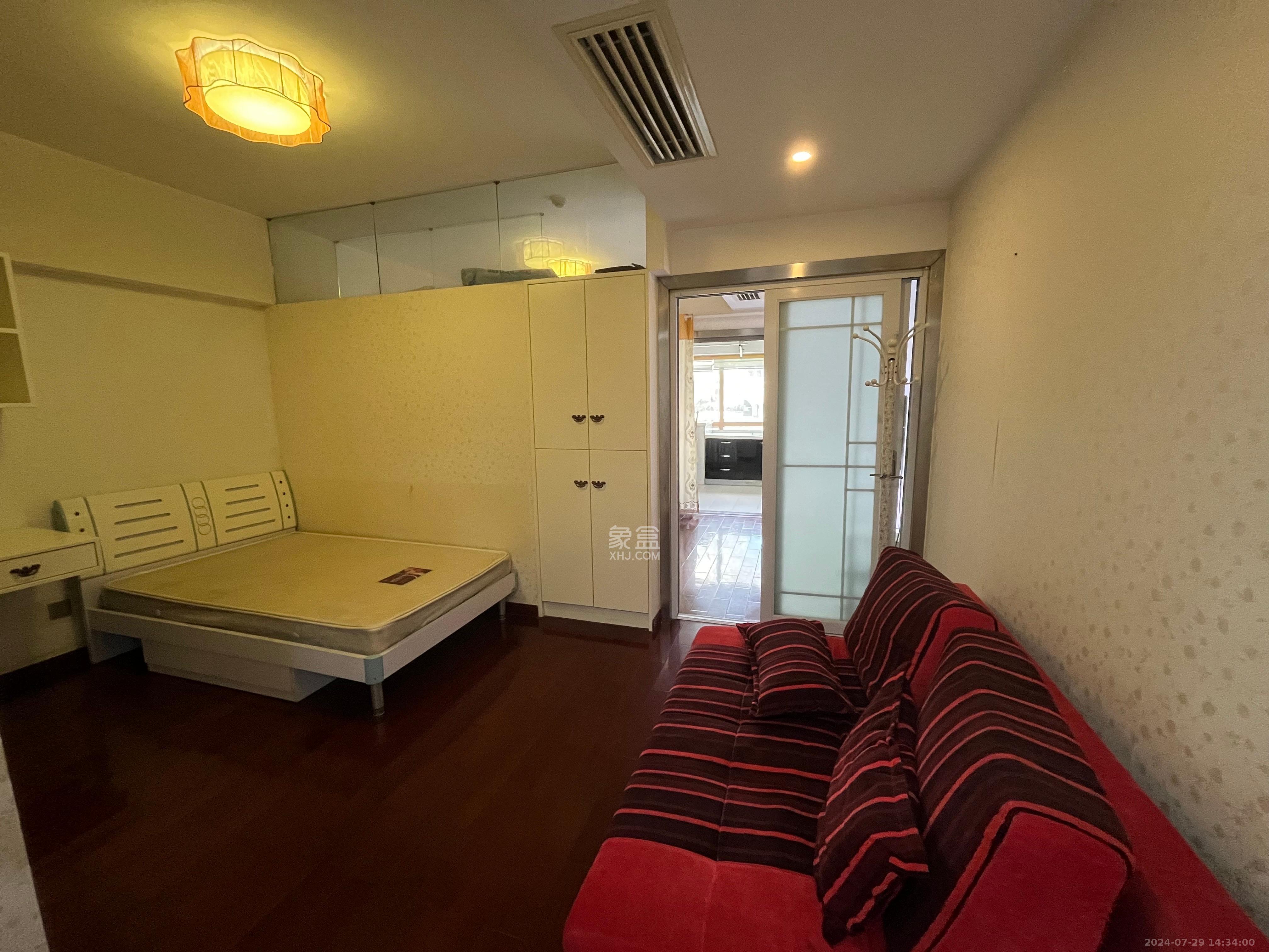 嘉盛国际广场  1室1厅1卫    2500.0元/月