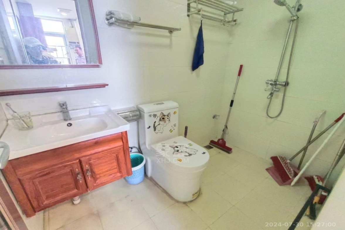 庐山一号  1室1厅1卫   1300.00元/月室内图