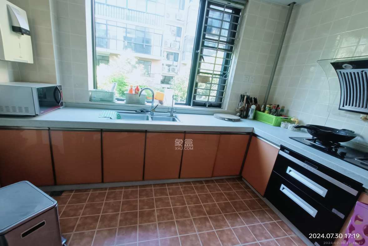美林水郡  4室2厅2卫   3500.00元/月室内图
