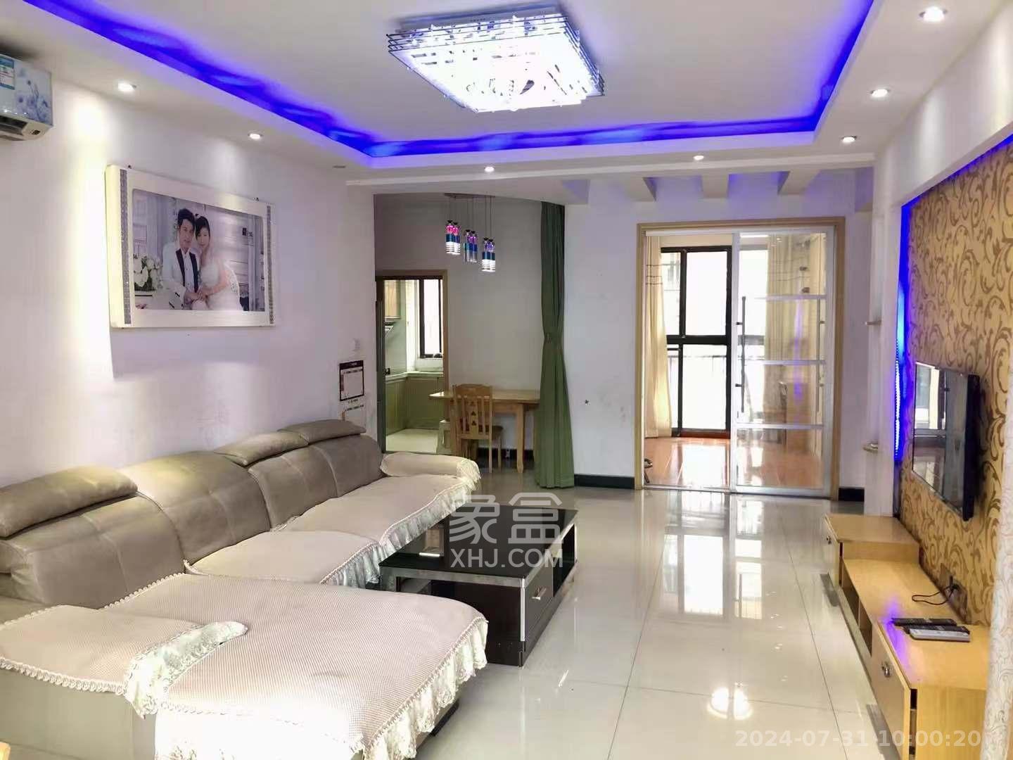 翡翠云天  3室2厅1卫   2200.00元/月
