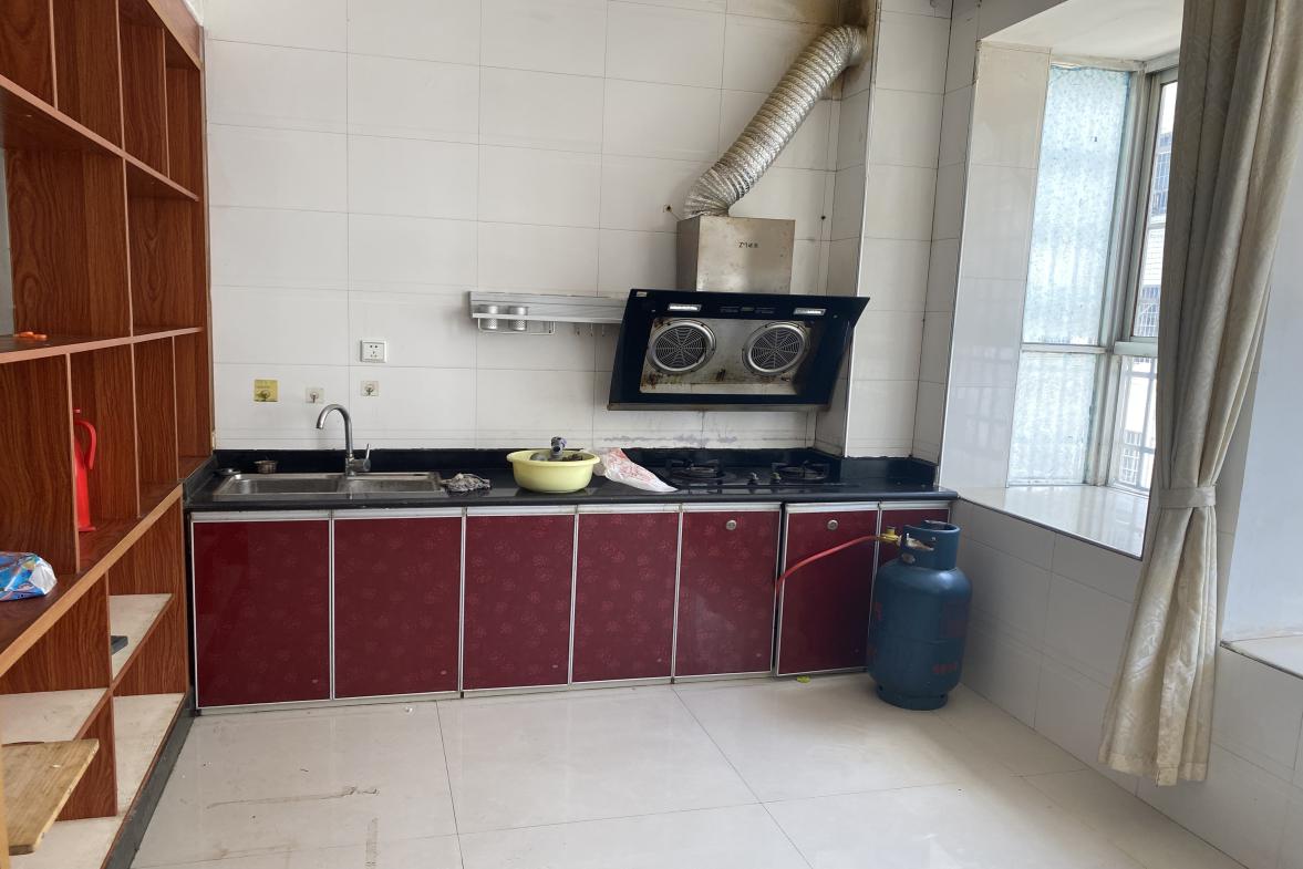 罗家小区西区 2室1厅1卫 900.0元/月 罗家小区西区 2室1厅1卫 900.0元/月室内图