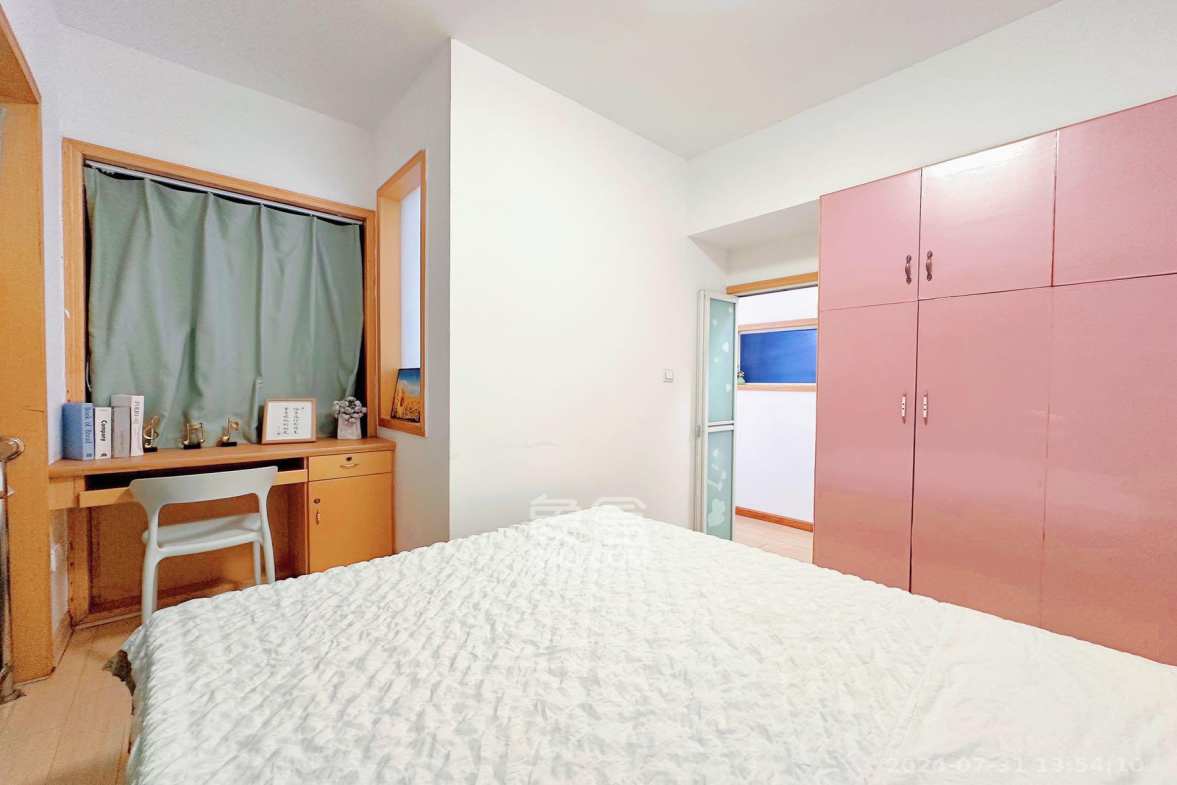 华翼府  1室2厅1卫   2400.00元/月室内图