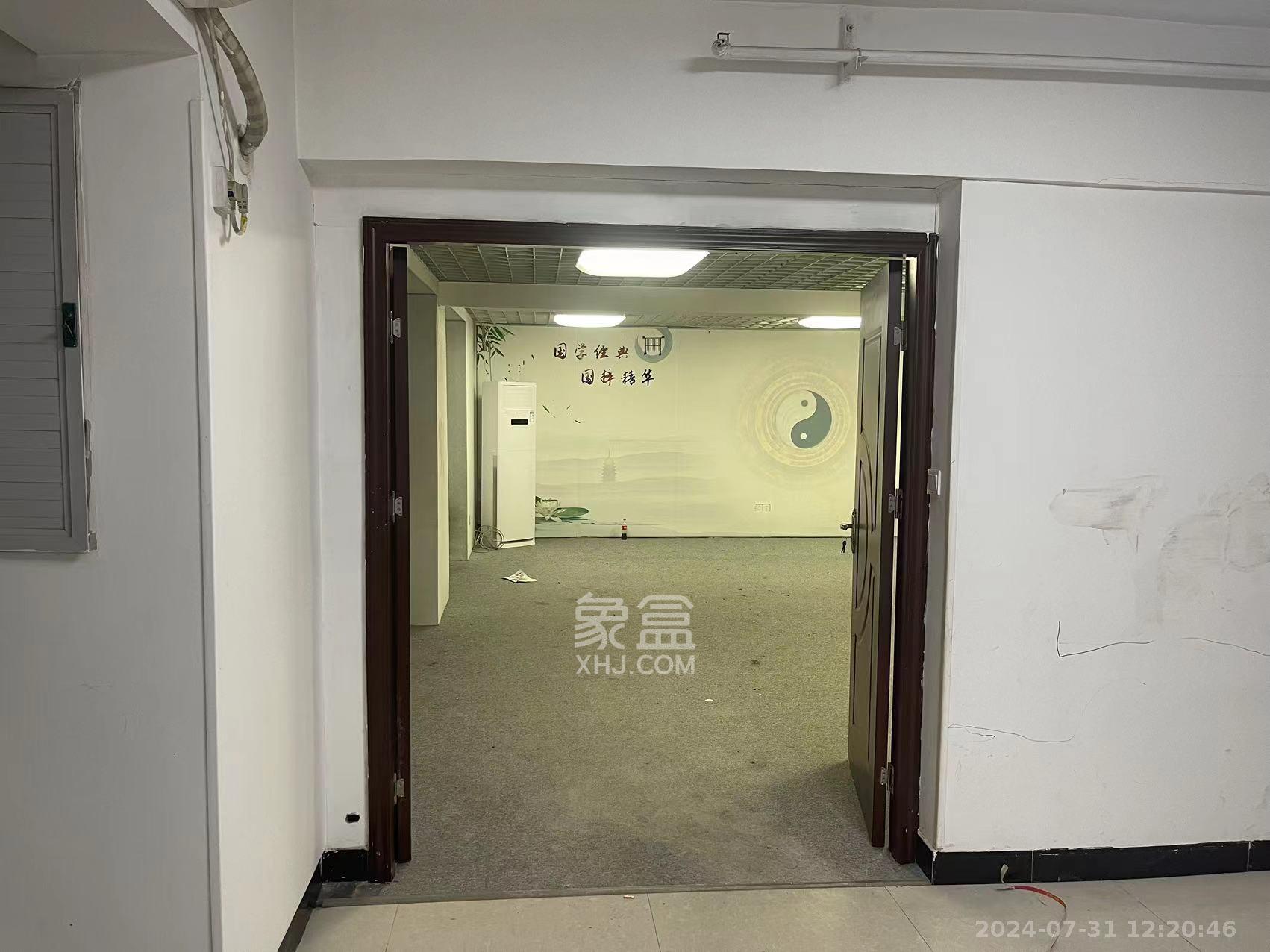 德思勤城市广场（宝格丽公寓）   177.0㎡      7000.0元/月室内图