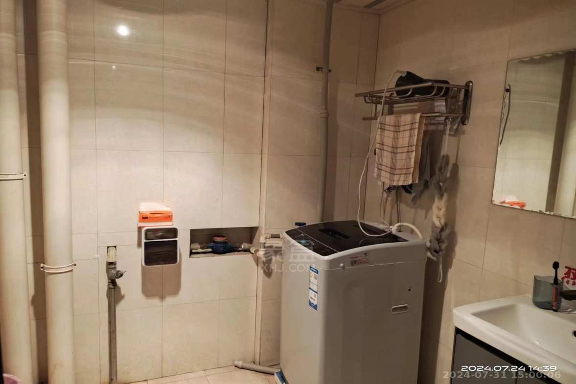 家润多  1室1厅1卫   1200.00元/月室内图