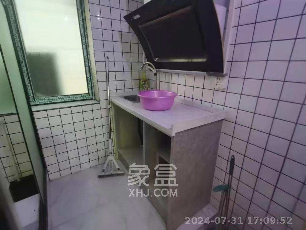 高桥高双湖商贸城 1室1厅1卫 1600.0元/月 高桥高双湖商贸城 1室1厅1卫 1600.0元/月室内图