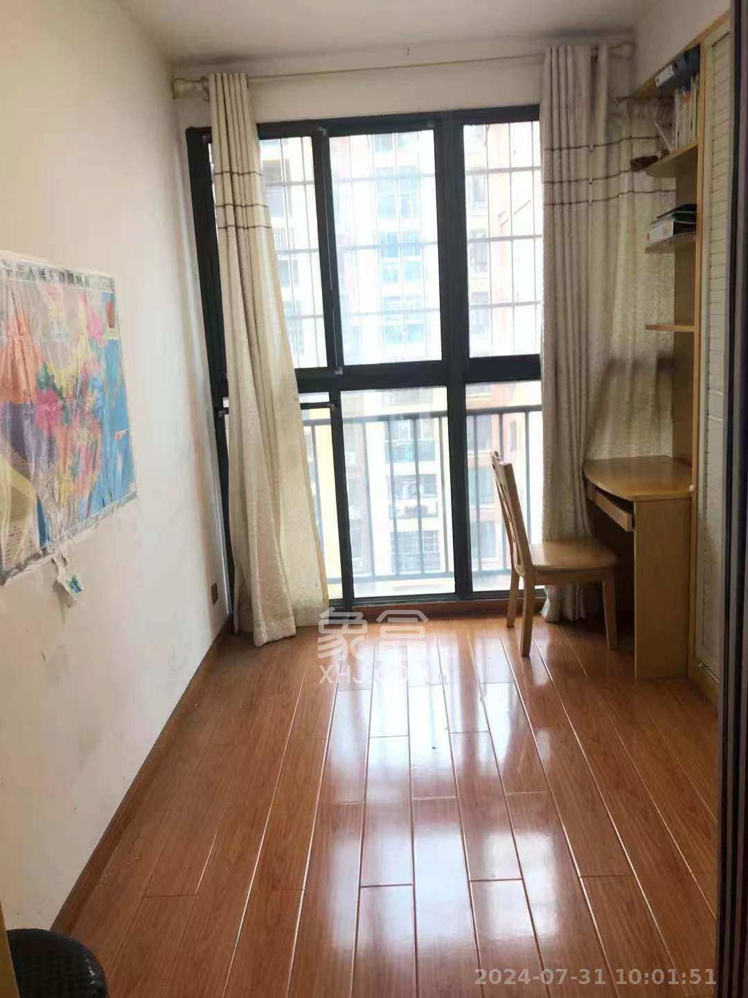翡翠云天  3室2厅1卫   2200.00元/月室内图