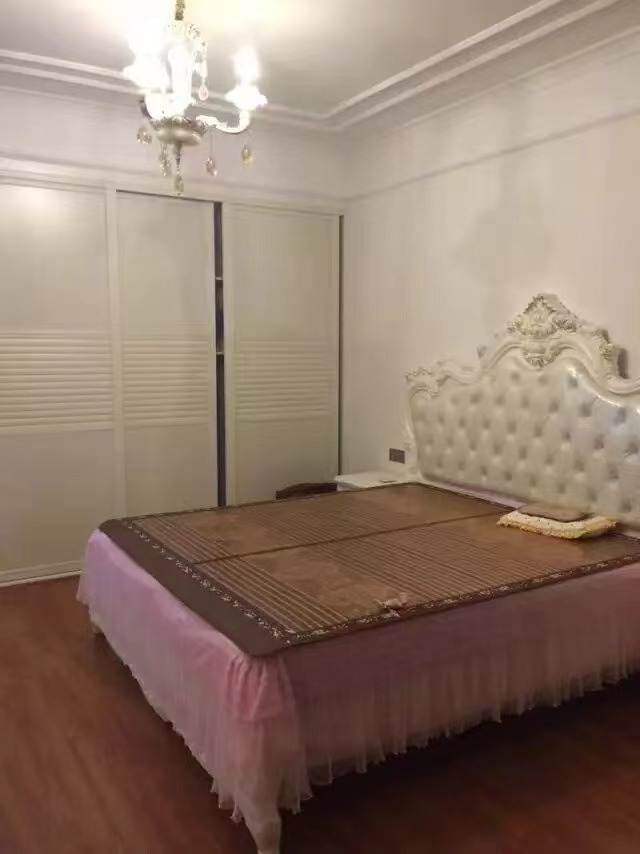 南苑上和一期  4室2厅2卫    2600.0元/月室内图