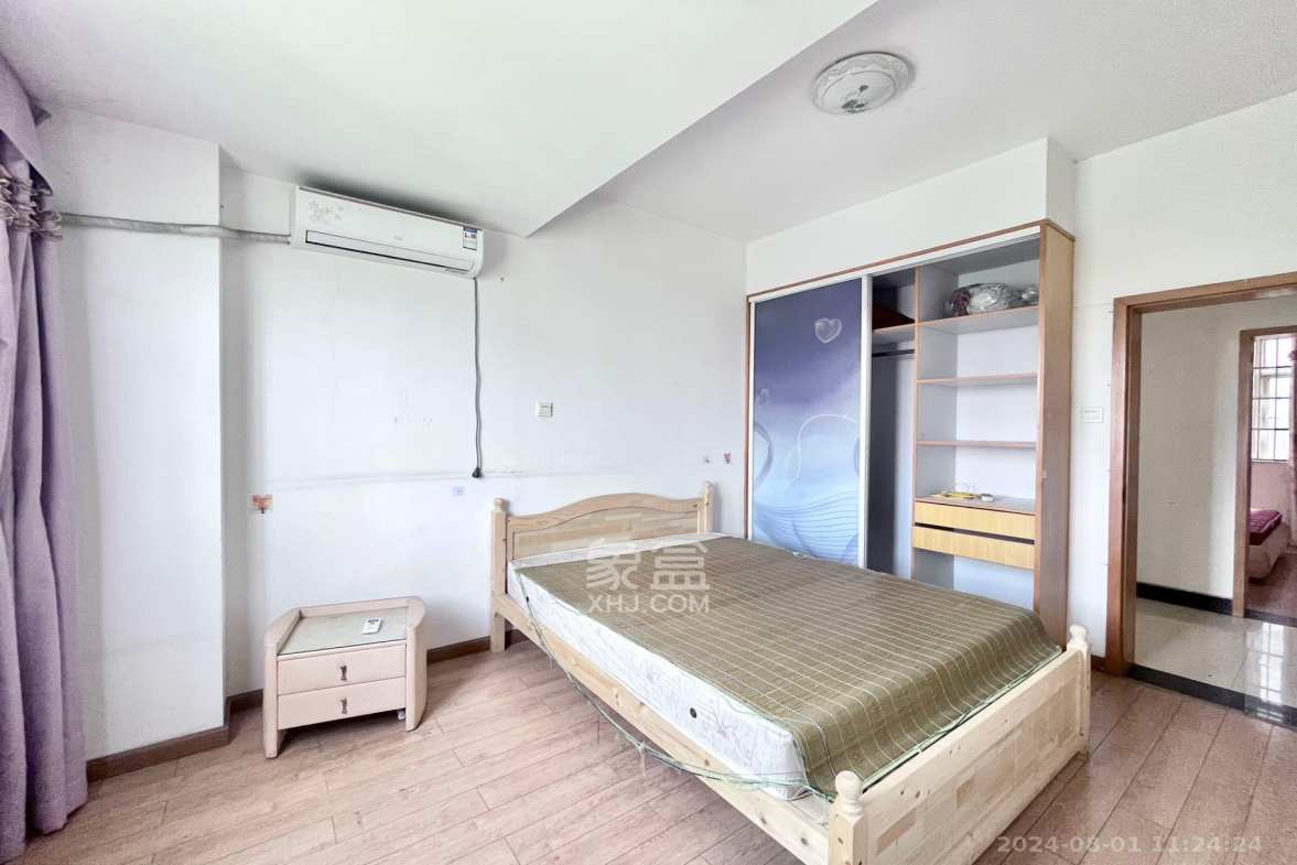 麓山枫情  4室2厅2卫   3300.00元/月室内图