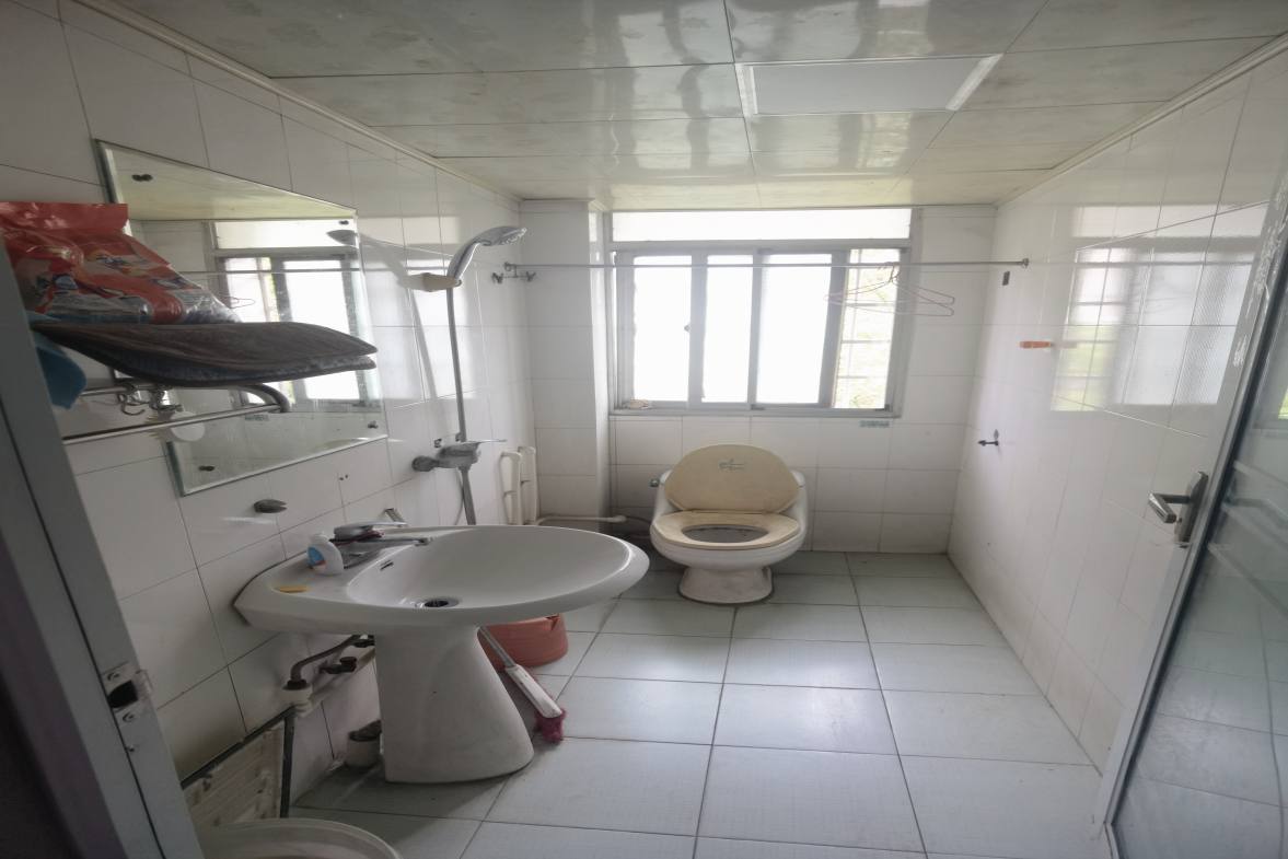 湘中园  3室2厅2卫    1200.0元/月室内图