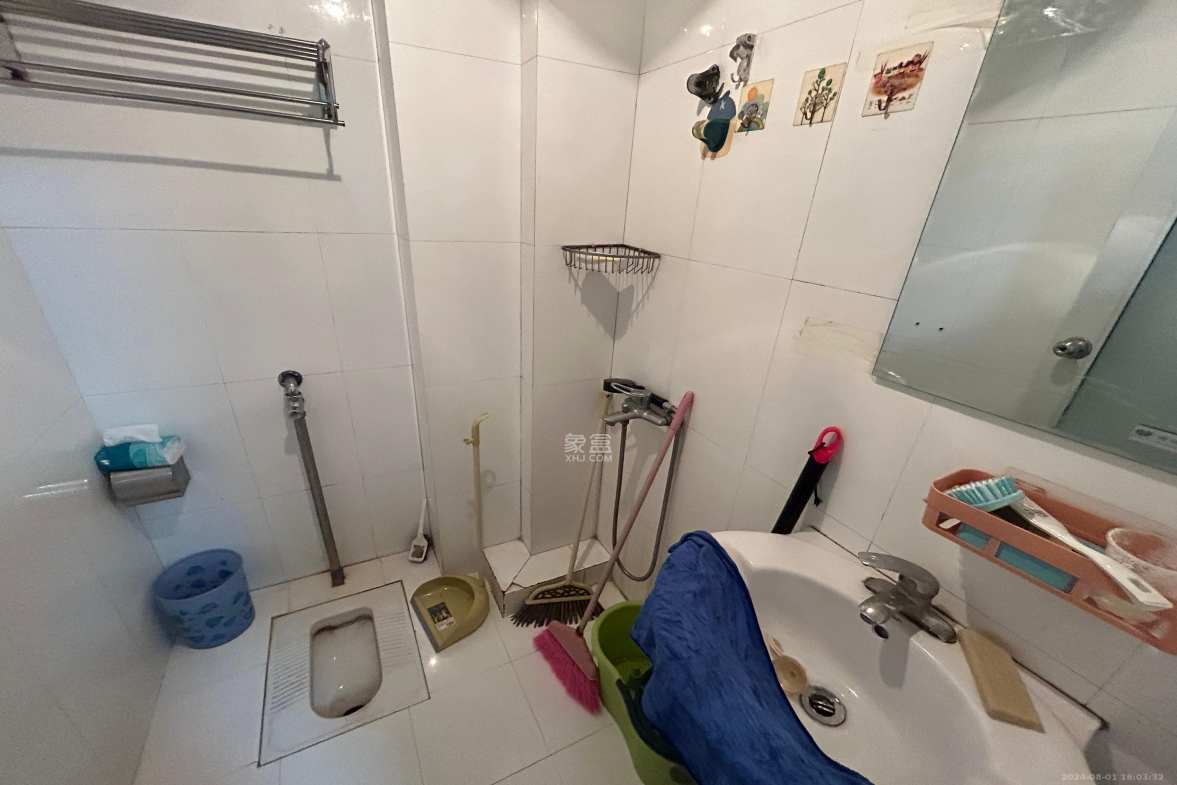 建鸿达华都(华都小户型及大华写字楼)  2室1厅1卫    2400.0元/月 建鸿达华都(华都小户型及大华写字楼)  2室1厅1卫    2400.0元/月室内图