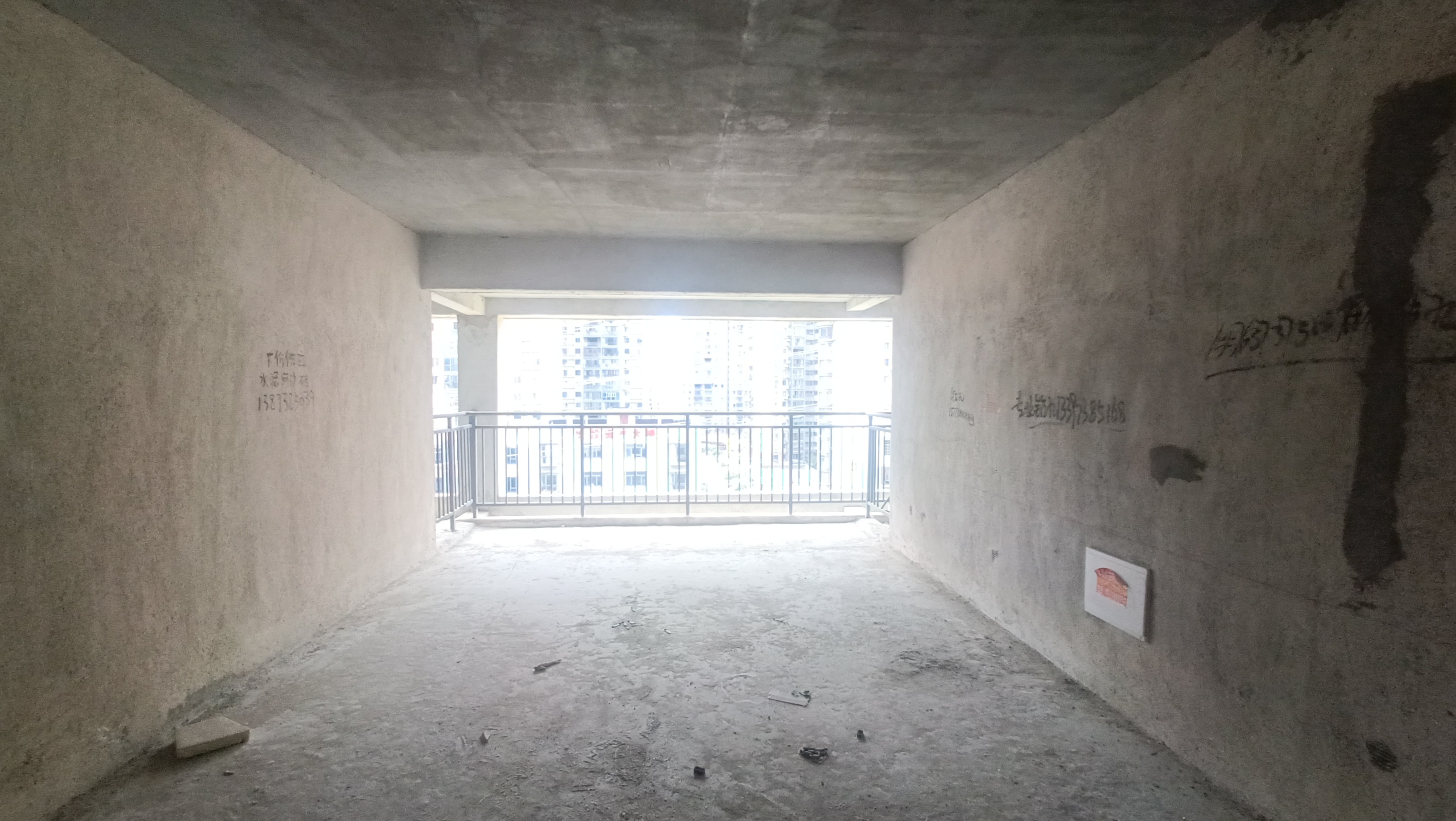 金信园林嘉园  4室2厅2卫    86.0万