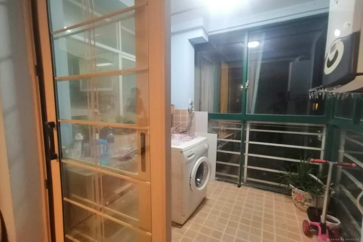 美林景园  4室2厅2卫   3300.00元/月室内图