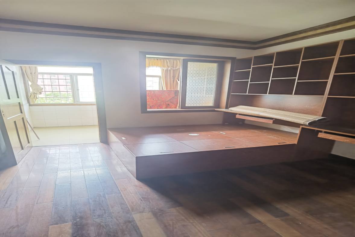 湘中园  3室2厅2卫    1200.0元/月室内图