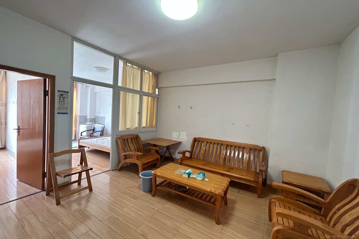 建鸿达华都(华都小户型及大华写字楼)  2室1厅1卫    2400.0元/月 建鸿达华都(华都小户型及大华写字楼)  2室1厅1卫    2400.0元/月室内图