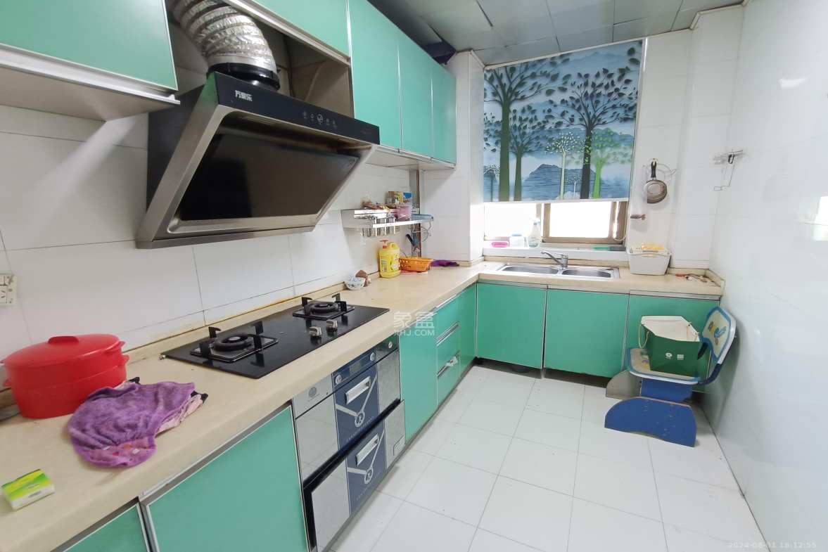 时代天骄  3室2厅1卫    2600.0元/月室内图