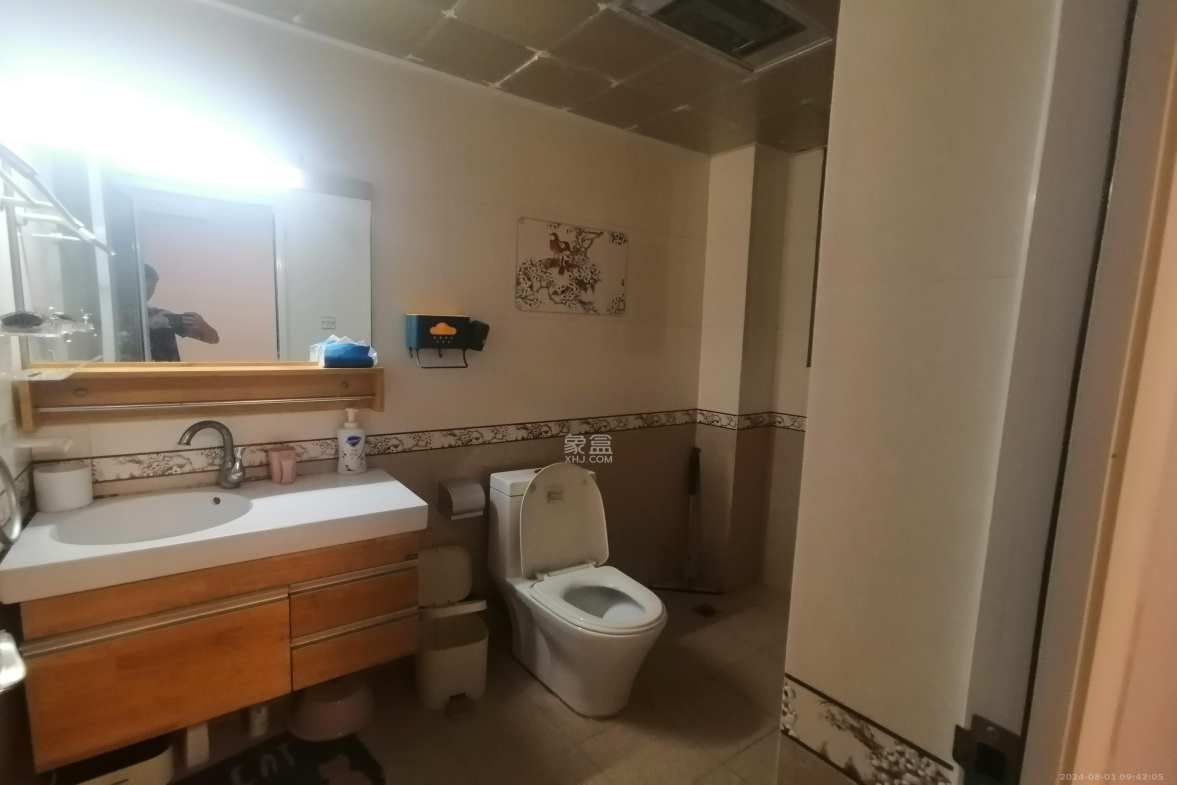 美林景园  4室2厅2卫   3300.00元/月室内图