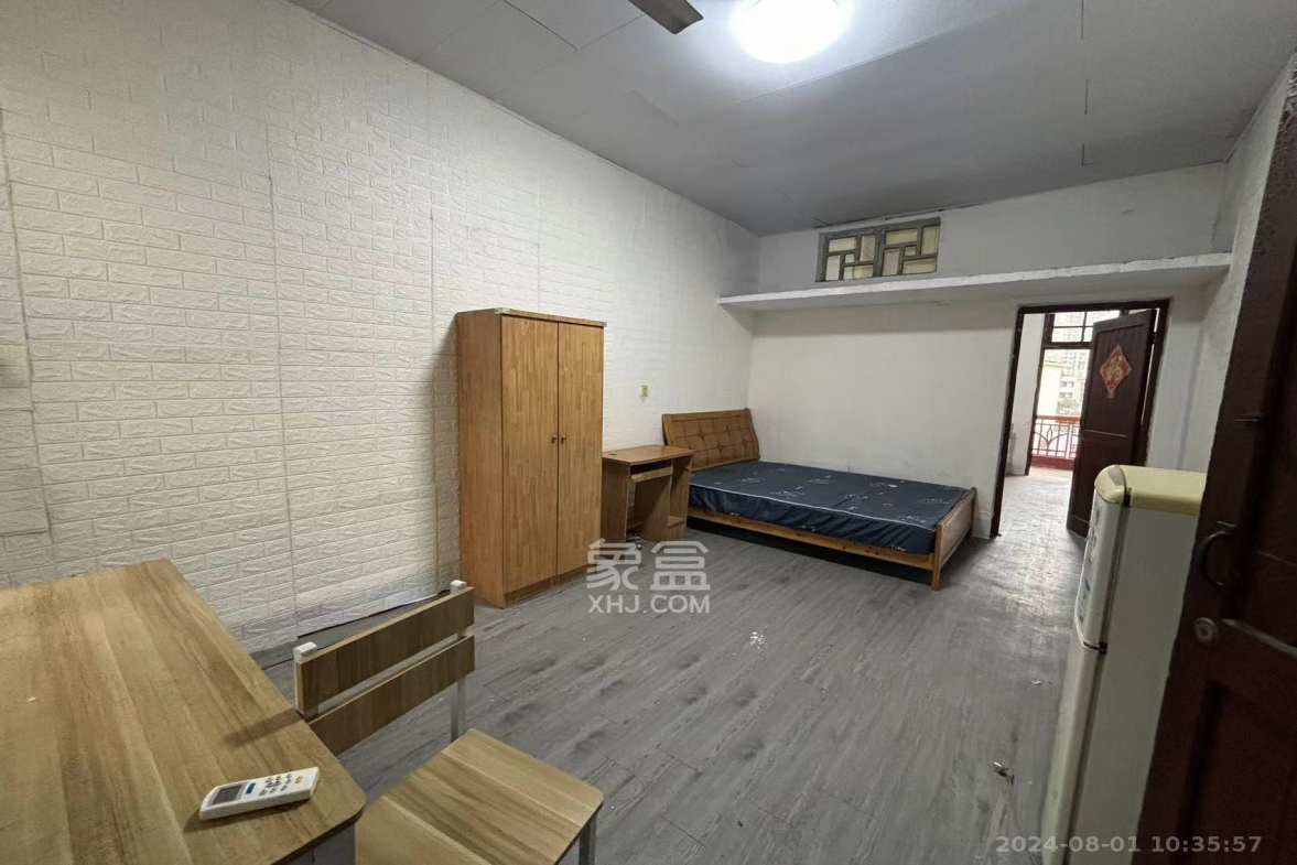 湖橡宿舍  1室1厅1卫   950.00元/月室内图