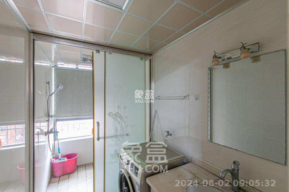 华润凤凰城二期  4室2厅2卫    2300.0元/月室内图