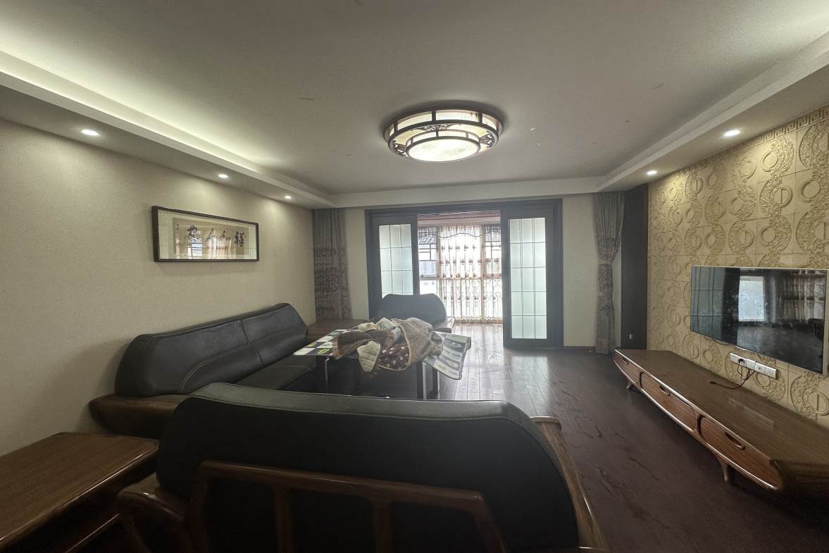 建设鑫苑  4室2厅2卫    2200.0元/月室内图