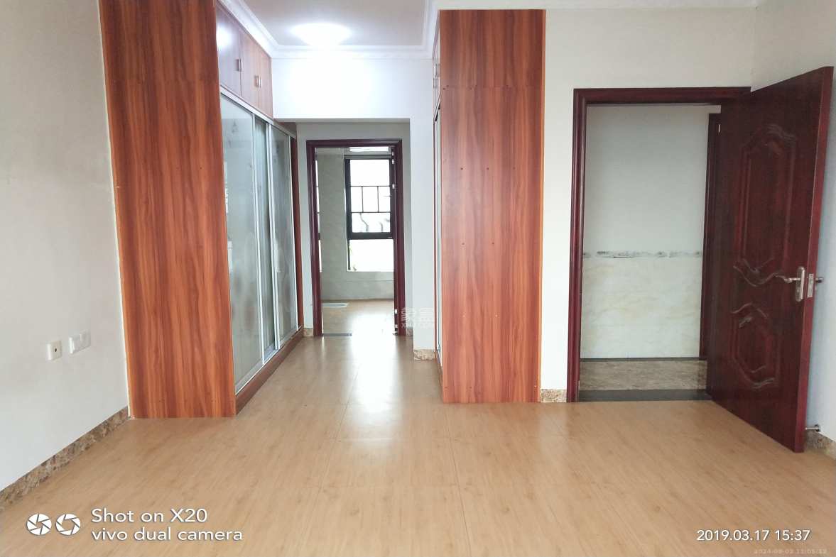 达美D6区  5室2厅1卫    4500.0元/月室内图