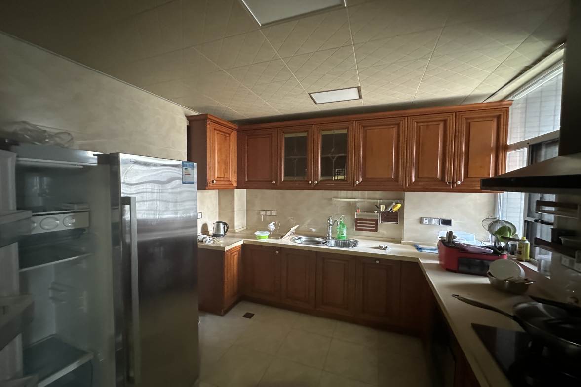 建设鑫苑  4室2厅2卫    2200.0元/月室内图