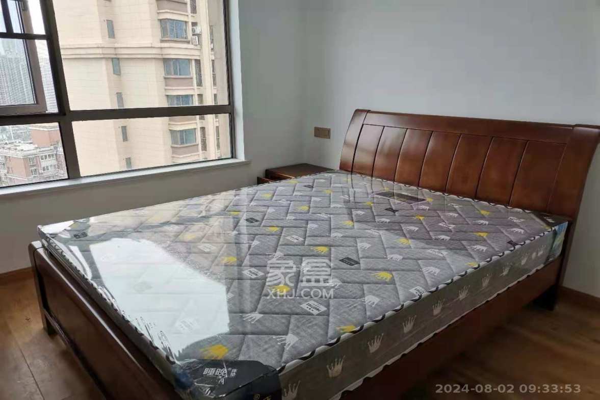 世茂铂翠湾二期  3室2厅1卫    3600.0元/月室内图