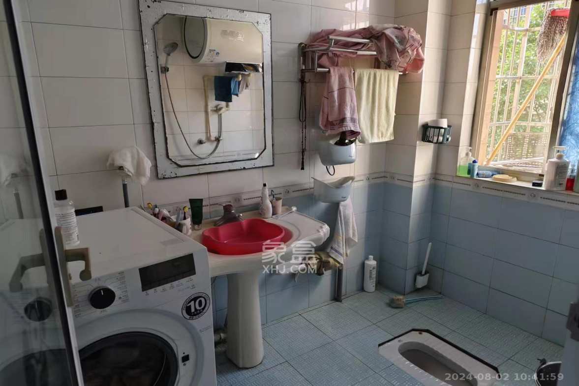 汇丰小区  3室2厅2卫   45.00万小区图