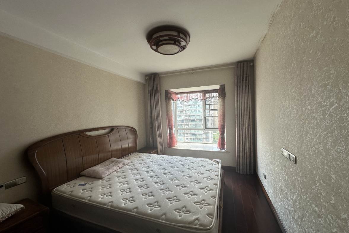 建设鑫苑  4室2厅2卫    2200.0元/月室内图