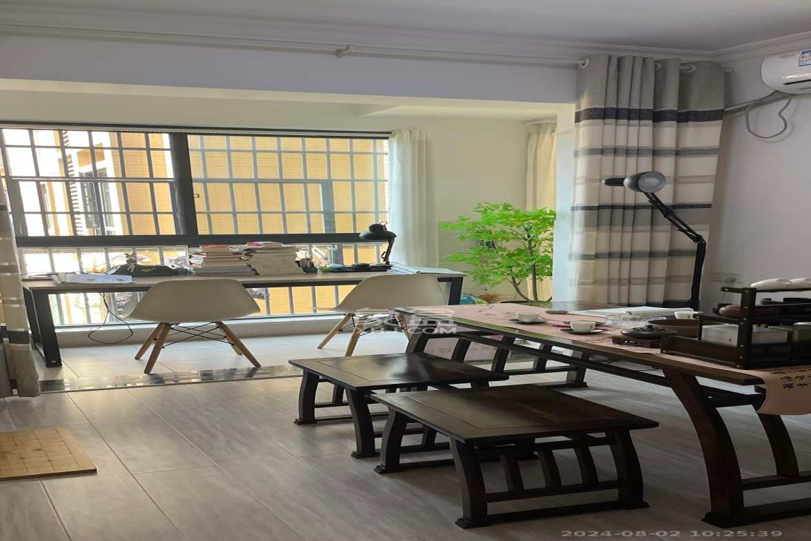 中建芙蓉嘉苑  4室2厅2卫    3100.0元/月室内图