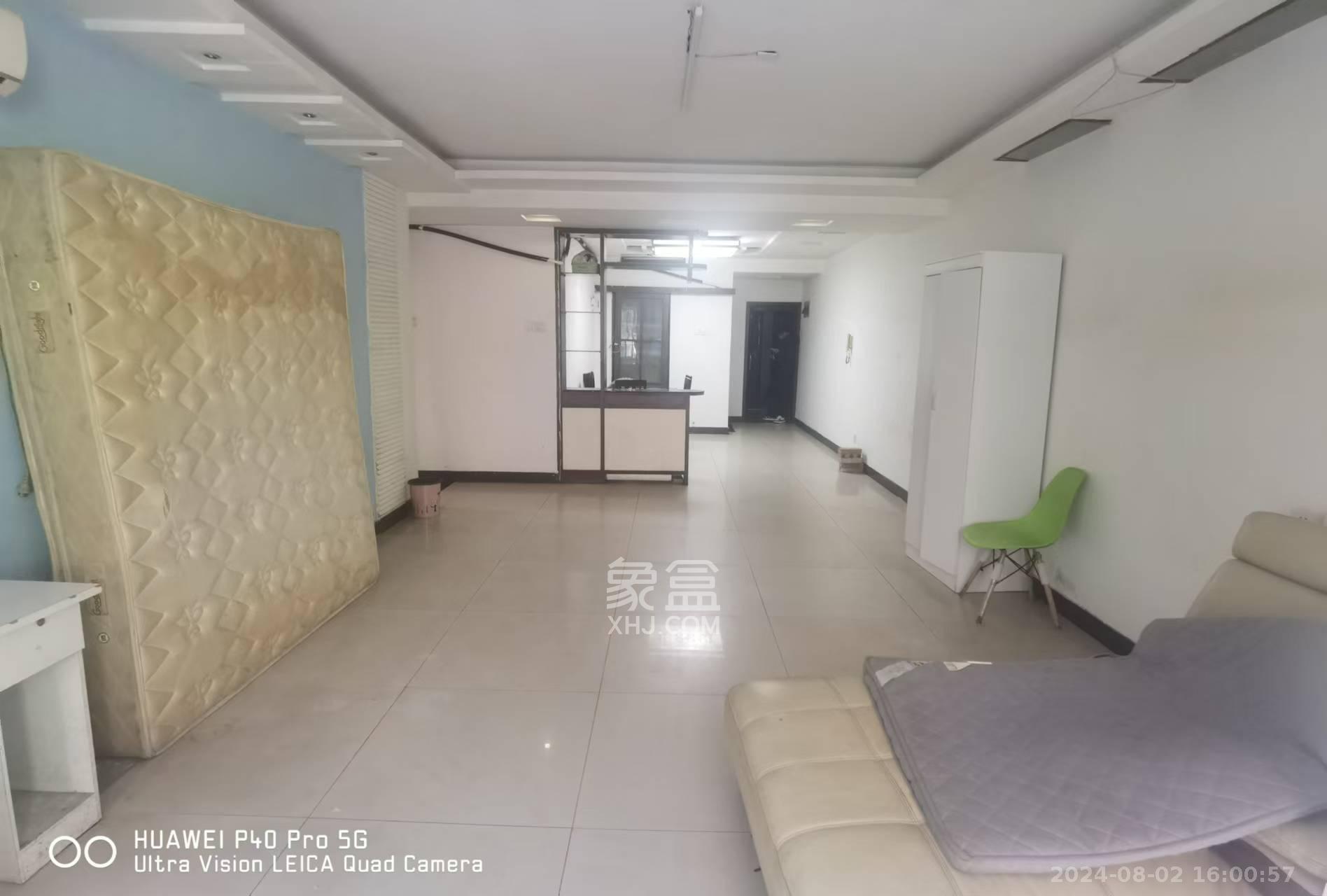 翡翠林居  3室2厅2卫    1800.0元/月